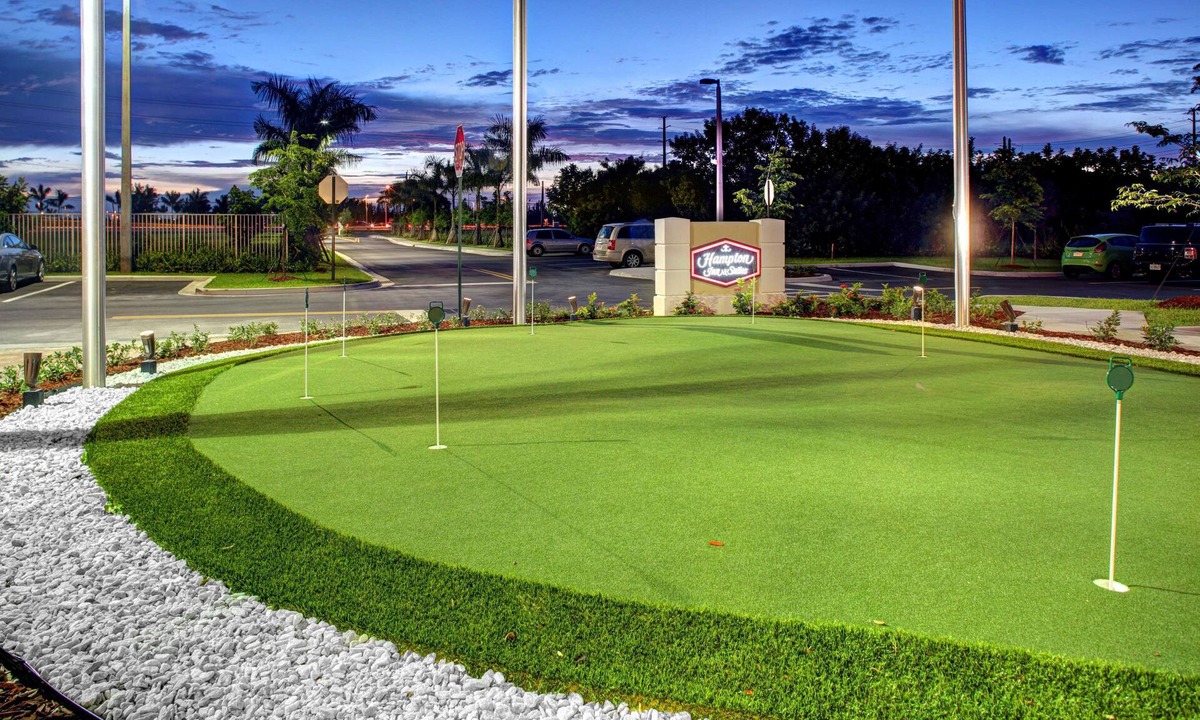 Coconut Creek Hotel | Hampton Inn & Suites Coconut Creek