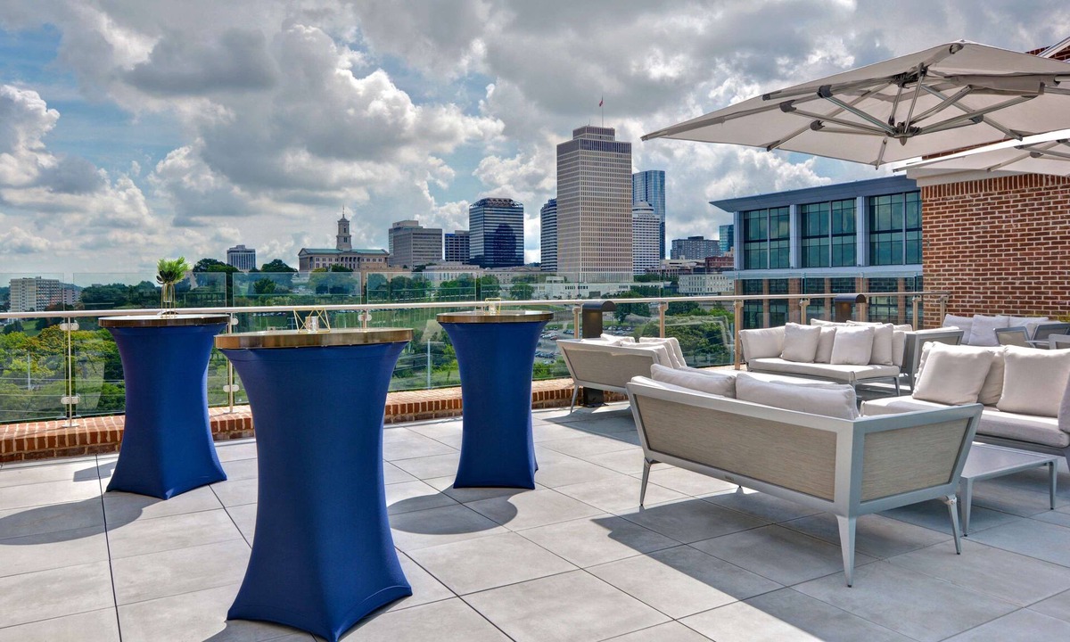 Downtown Nashville Hotel | Hampton Inn & Suites Nashville Downtown Capitol View