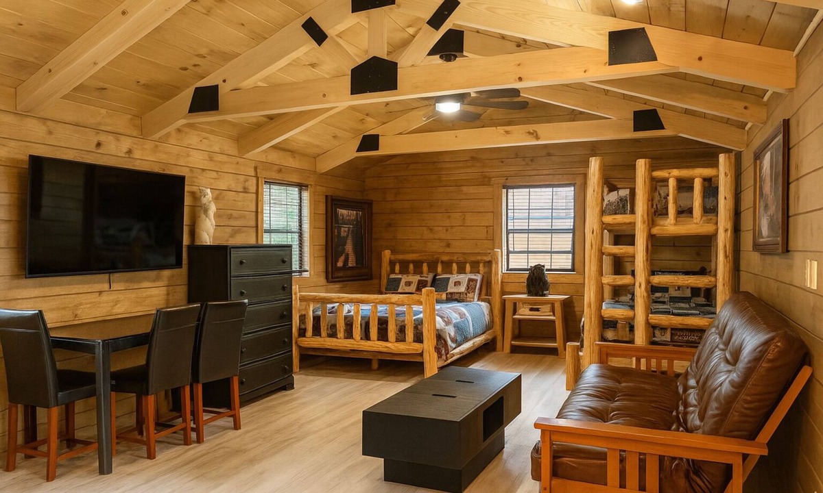 Ashley Oaks Cabin | Hana Cabin at Windrock Ridge: Sleeps 5, Pet Friendly, Trail Access