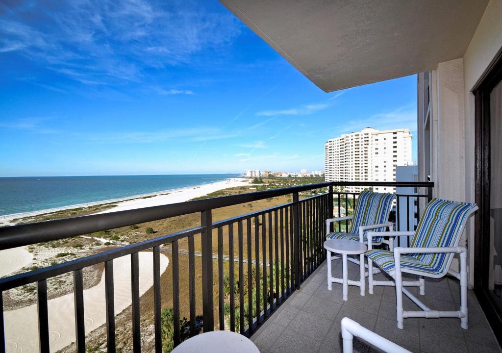 Sand Key Apartment | Harbour Light Towers 1105 11th Floor Beachfront Studio at Harbour Light Towers 23118