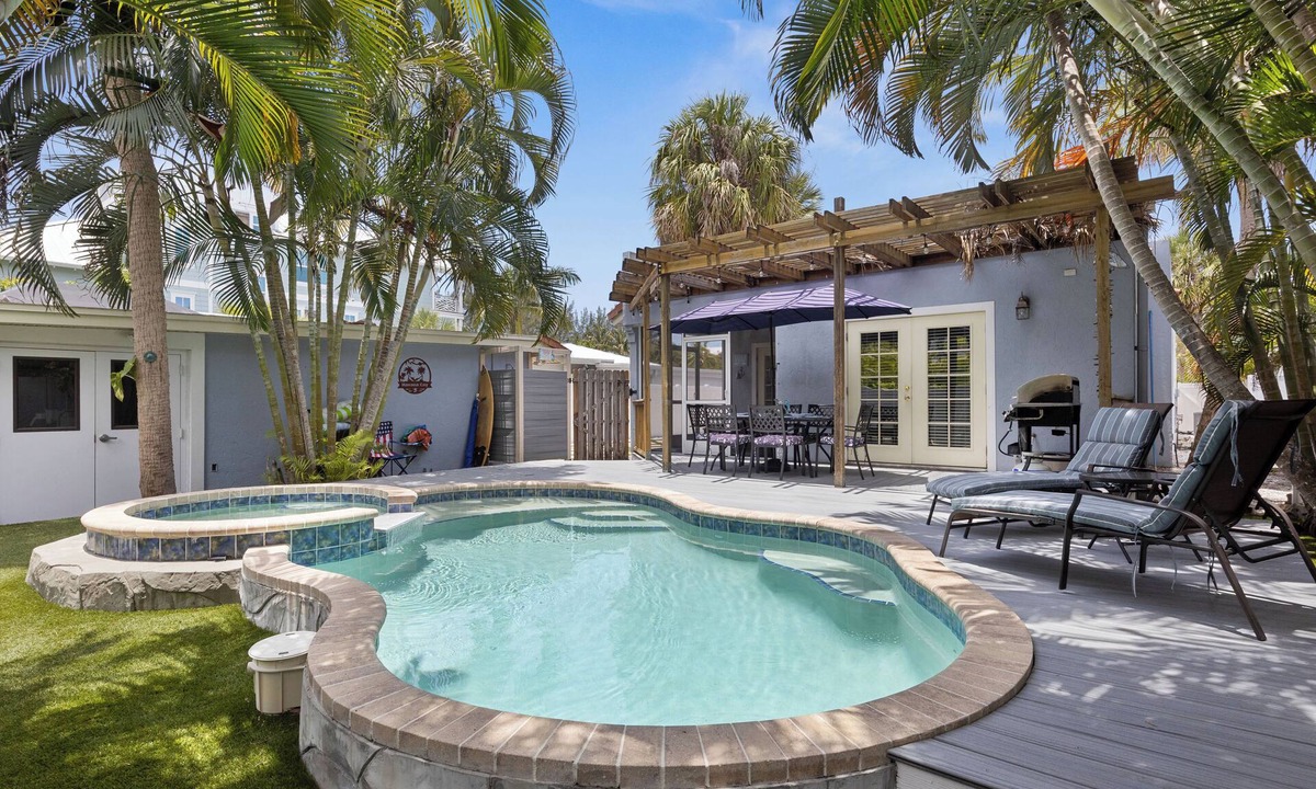 Anna Maria House | Havana Cay- Adorable cottage- only 4 houses from beach