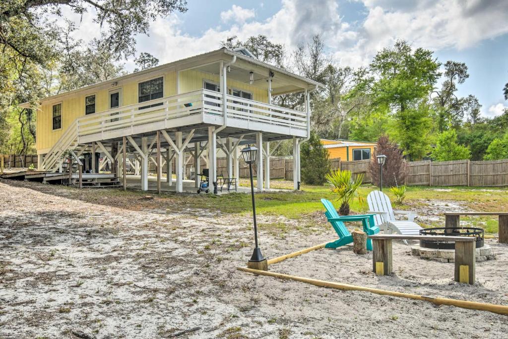 Edgar House | Hawthorne Hideaway with Waterfront Fire Pit!