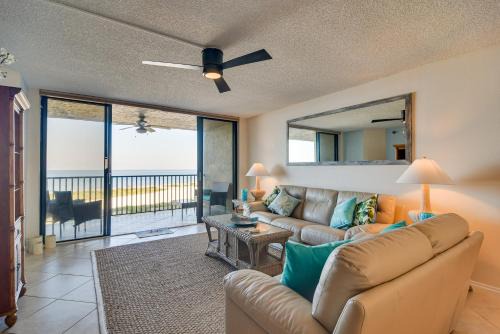 Sand Key Apartment | Heated Pool Access Clearwater Beachfront Condo!