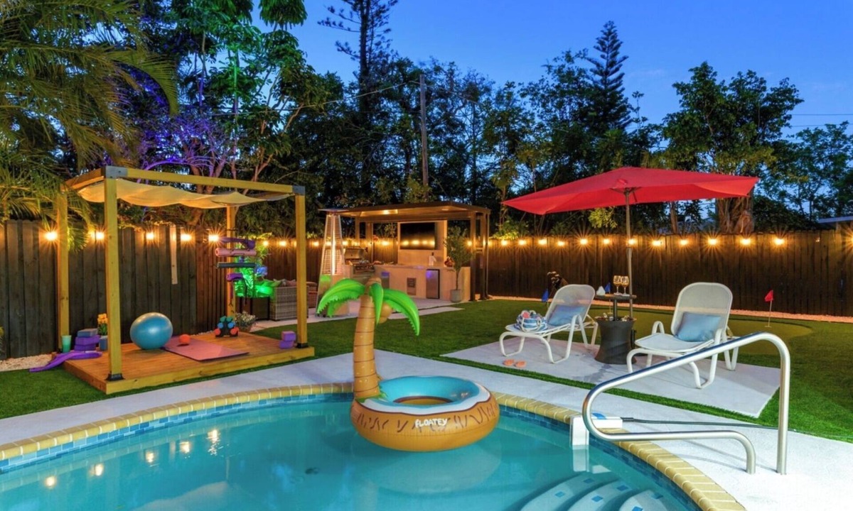 South Bradenton Villa | Heated Pool and Spa Outdoor Kitchen/Theater/Games