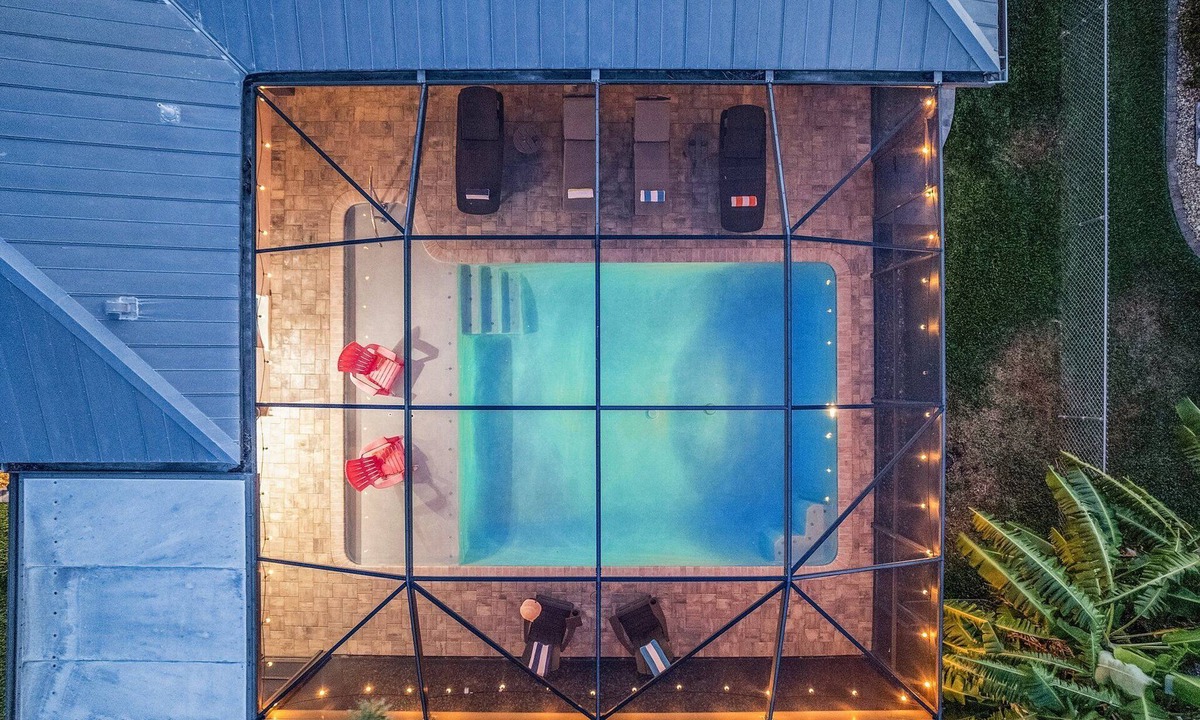 Eight Lakes House | Heated Pool, Gulf Access, Dock, Tiki Hut - The Lucky Pelican - Roelens