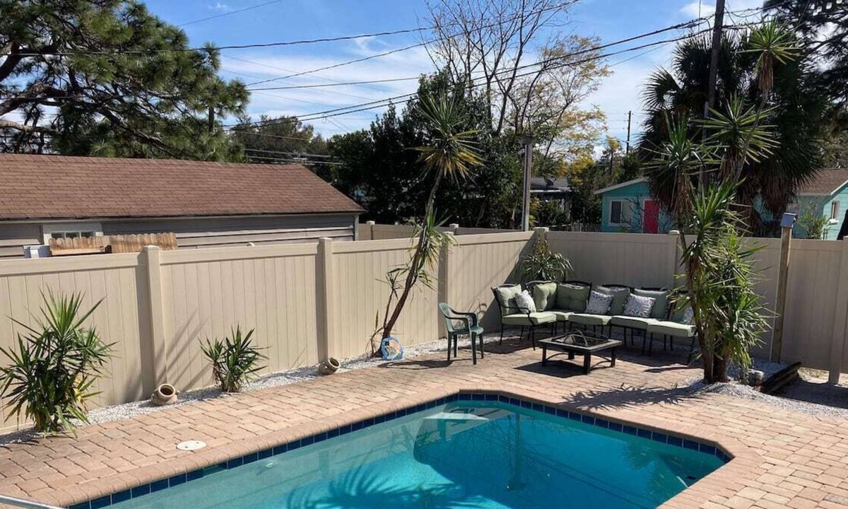 United Central House | Heated Pool House w/ Hot Tub near Downtown St Pete and Beaches!!!