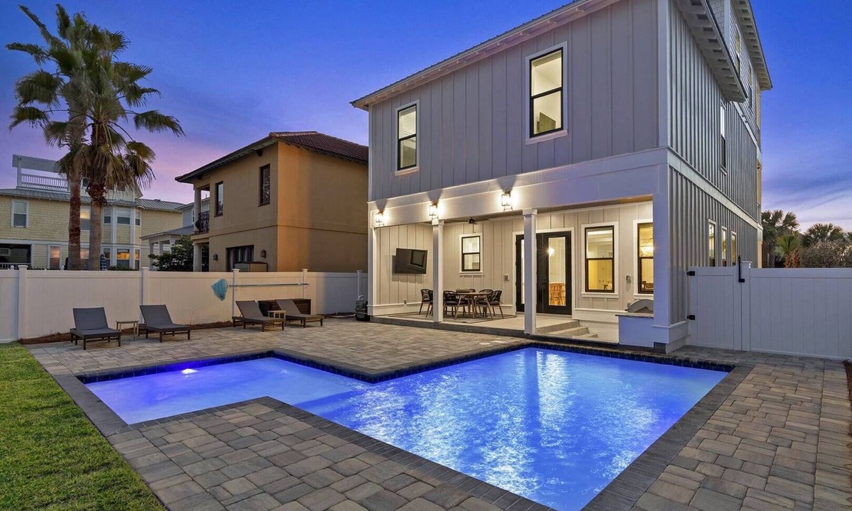 Emerald Waters Village House | Heated Pool, LSV, Steps to Beach! - Salty Sisters