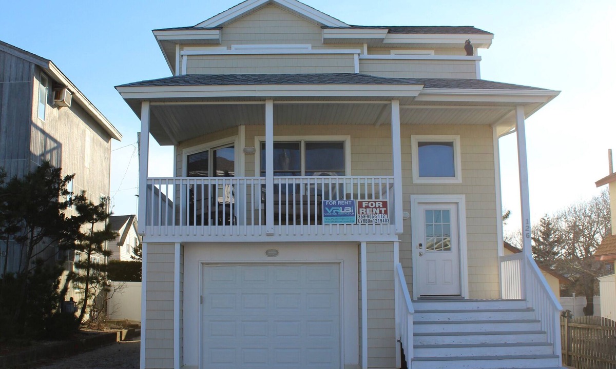 Ship Bottom House | Heated Saltwater Pool-Fabulous Oceanviews 2 houses to beach, Avoid Traffic!