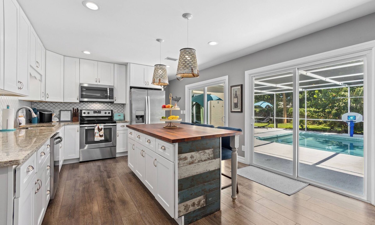 Bradenton House | Heated Saltwater Pool Retreat—Near Beaches!