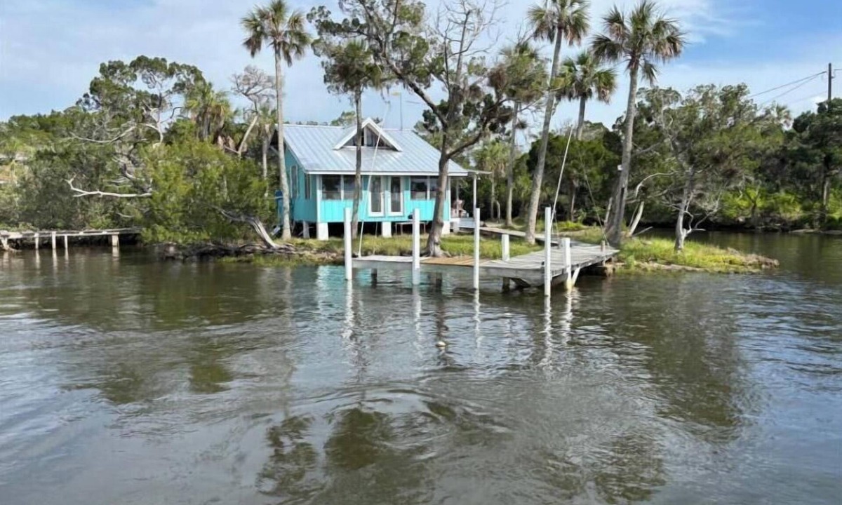 Homosassa House | Hellgate Island scallop house, boat access only