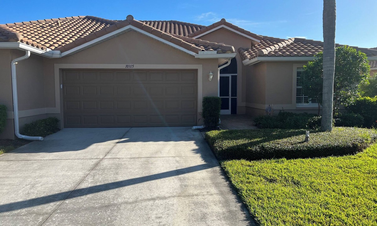 Heritage Palms Villa | HERITAGE PALMS-Updated, 3BR, 2BA. GOLF, POOLS, PICKLEBALL, TENNIS, BOCCE, GATED.