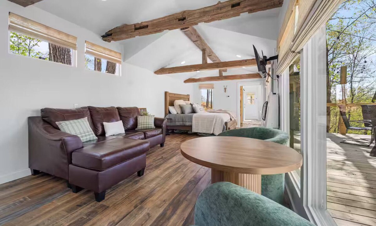 Johnson City Cabin | Hidden Mountain Top Cabin in Serene setting-The Trapper Shack