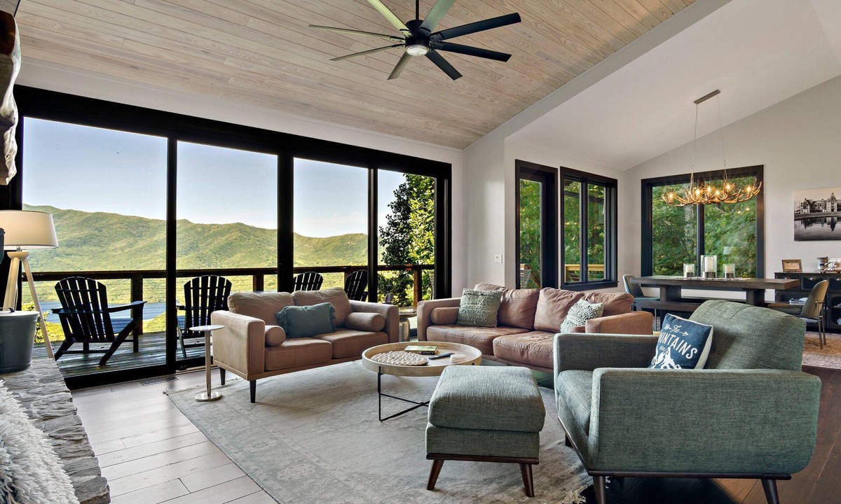 Laurel Ridge House | High Lake Lodge | Hot Tub & Mountain Views!