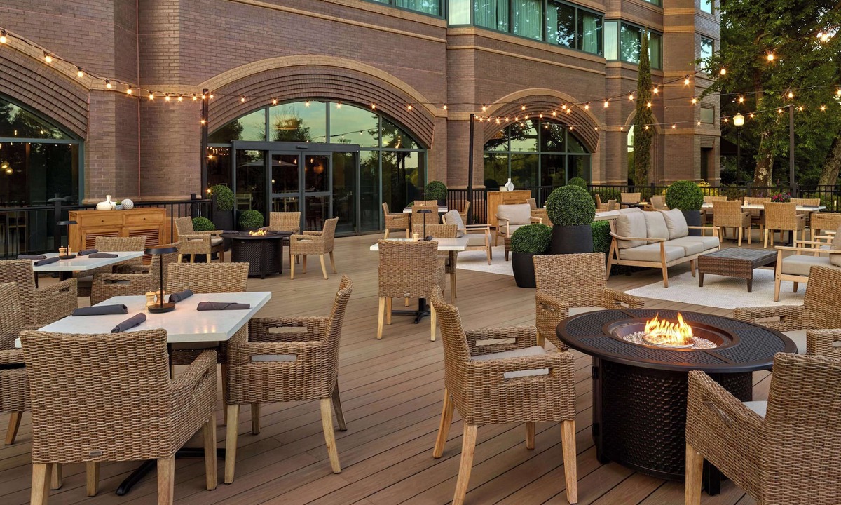 Peachtree Corners Hotel | Hilton Atlanta Northeast