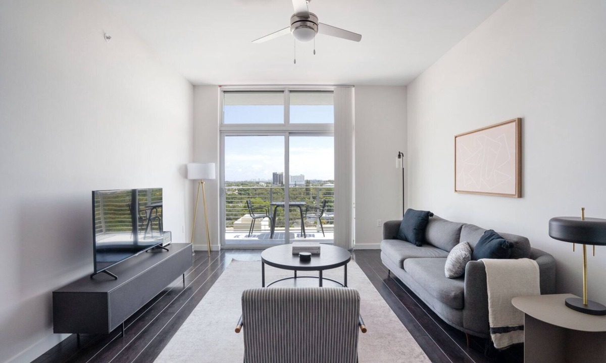 Poinciana Park Apartment | Hip Ponciana Park 1BR w/Gym, W/D & Pool, steps to WF, by Blueground