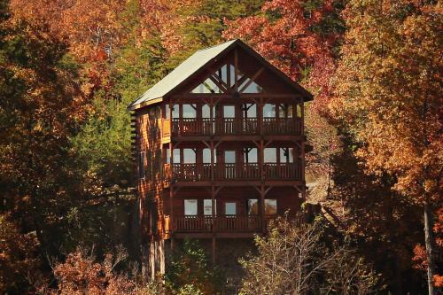 Sevierville Ski Chalet | His Amazing Grace by Eden Crest