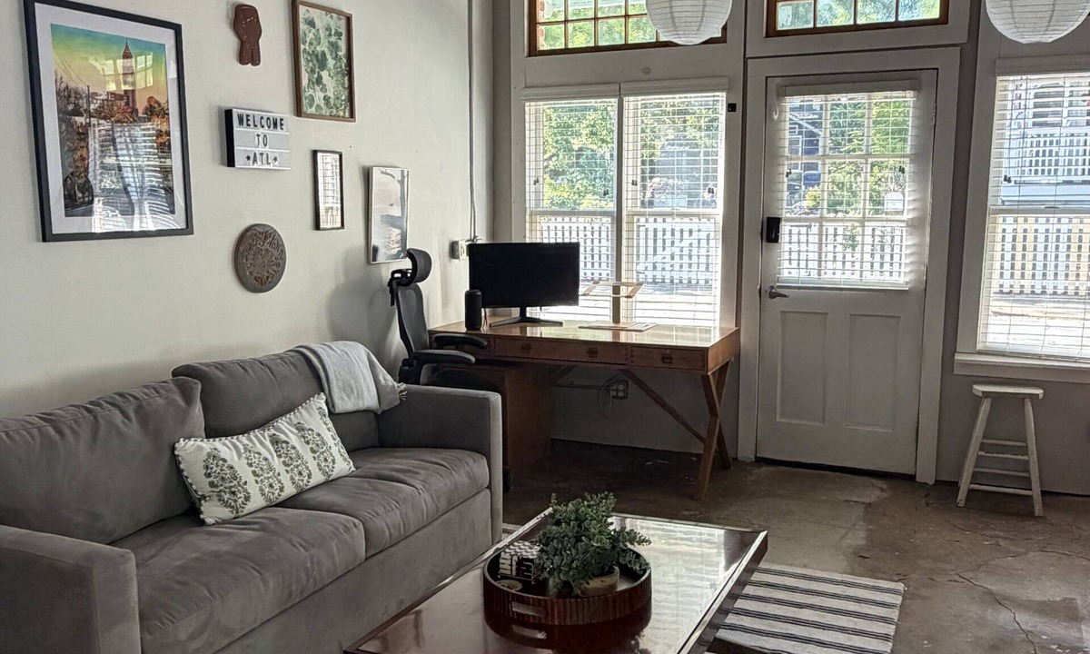 Cabbagetown Apartment | Historic Cabbagetown Loft - Walk to BeltLine, Parks, Dining & Bars