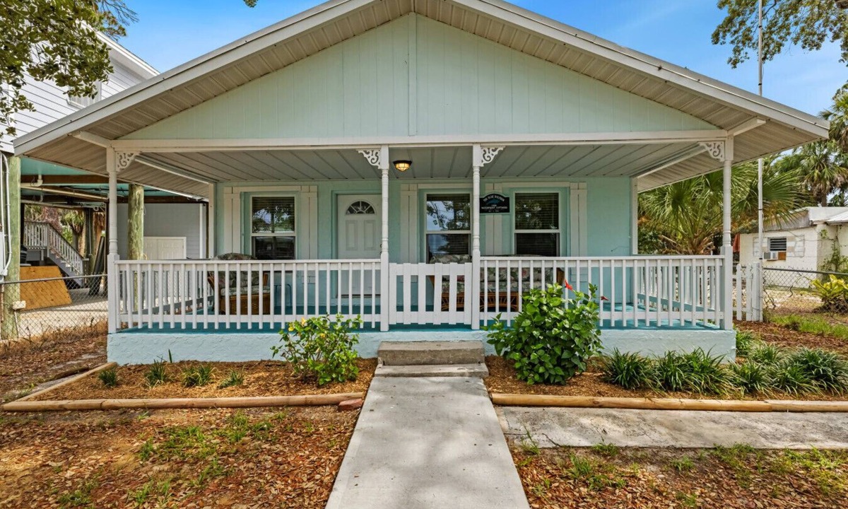Cedar Key House | Historic cottage in quiet neighborhood