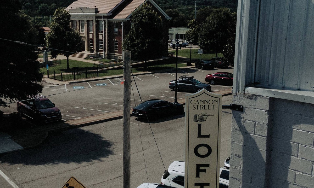 Woodbury Apartment | Historic Courthouse View Loft - Walk to Coffee, Dining & Antiques