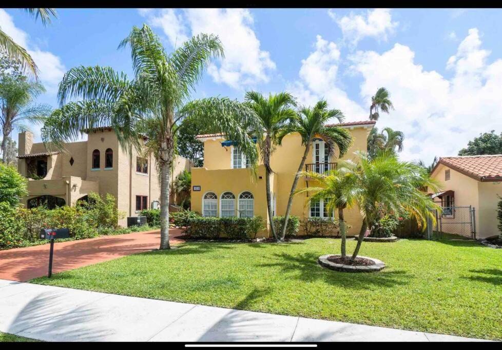 Old Northwood House | Historic Florida 4 bedroom home with pool, parking