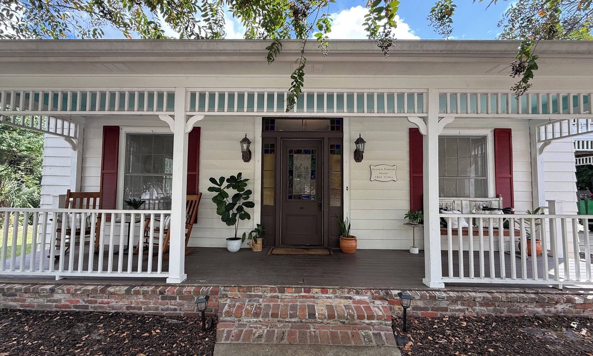 Milton House | Historic home in downtown/ walking distance to restaurants and local breweries