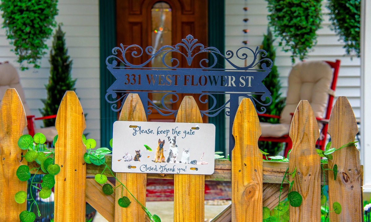 Pulaski House | Historic home located across from UT Southern and downtown Pulaski.