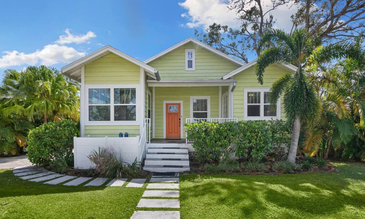 Laurel Park House | Historic Laurel Park Cottage
