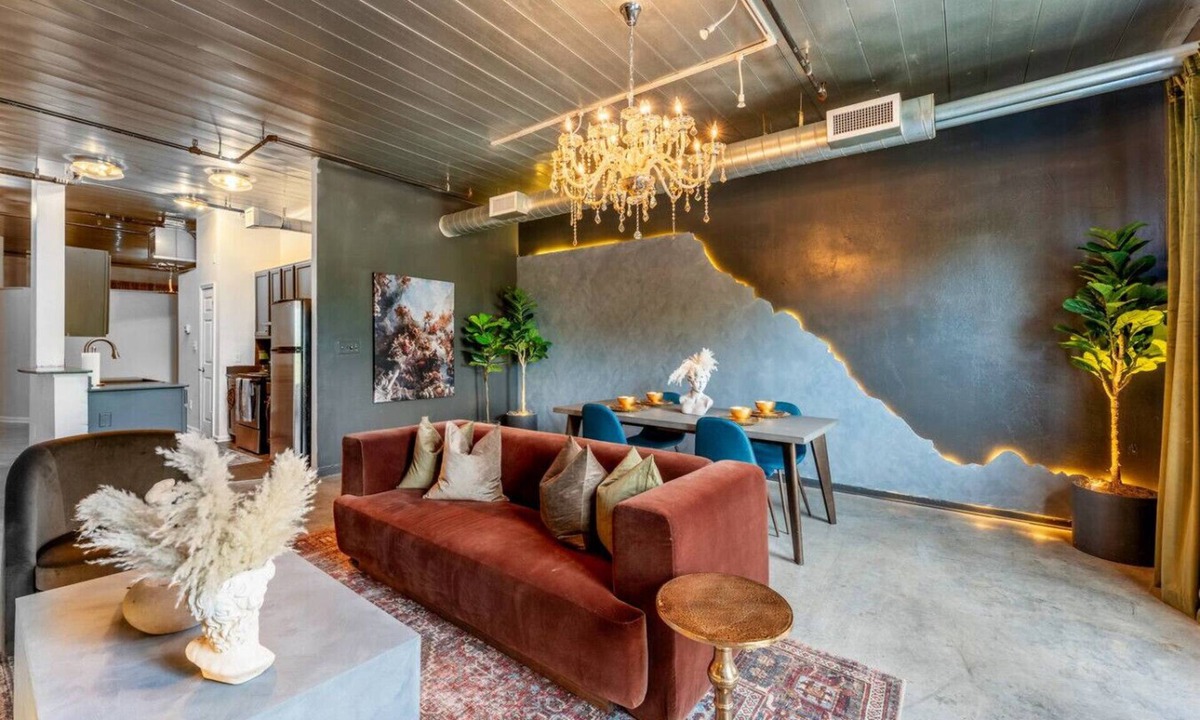 Castleberry Hill Apartment | Historic Loft @ Mercedes-Benz/King Bed/FreeParking