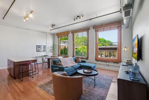 Old City Apartment | Historic Loft Sleeps 4 Near Downtown Knoxville