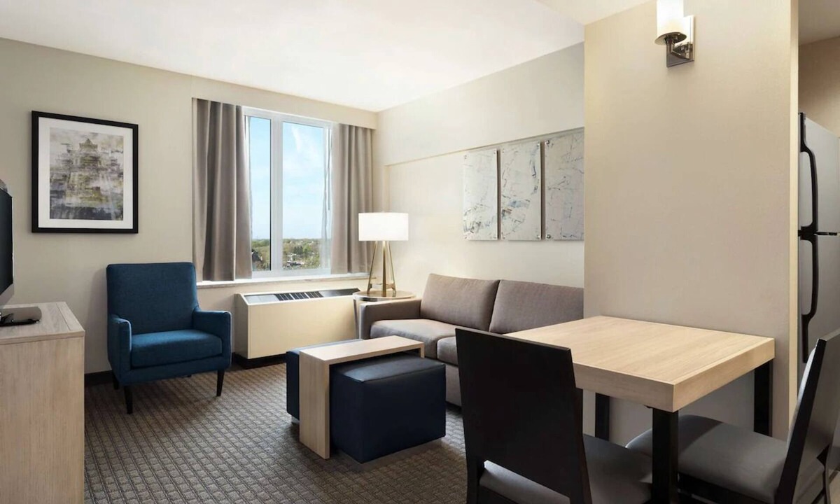 Spruce Hill Hotel | Historic Philly: Stylish Suites with Full Kitchens, Pool Access & Free Parking!