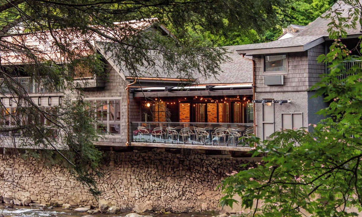 Gatlinburg Hotel | Historic Rocky Waters Inn, A Small Luxury Hotel