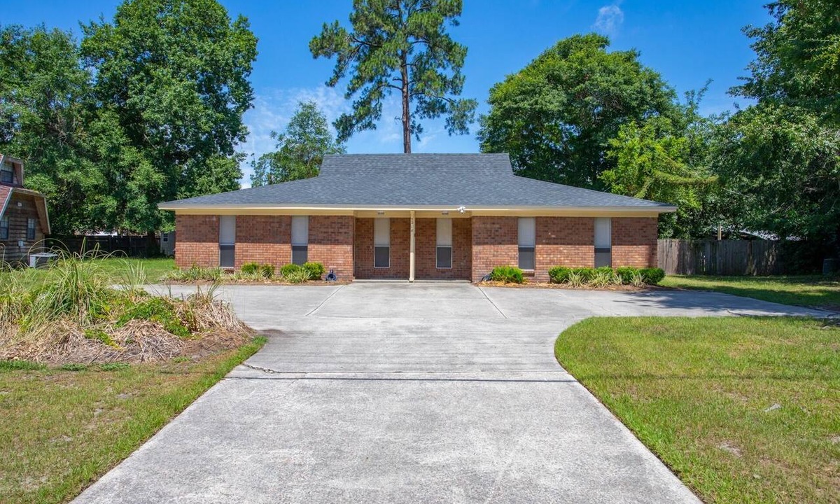 Savannah Condo | Historic Savannah, Pool, Free Tybee Parking!