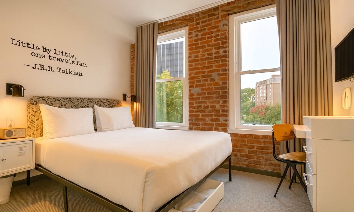 Foggy Bottom Hotel | Hive King, Hotel Hive, Welcoming Ambience, Steps to National Mall