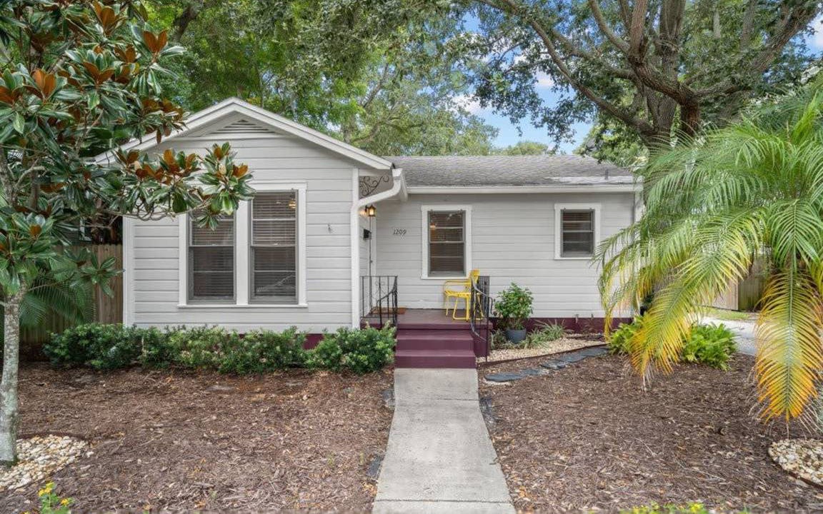 Historic Hyde Park North House | House ∙ 4 bedrooms ∙ 12 guests