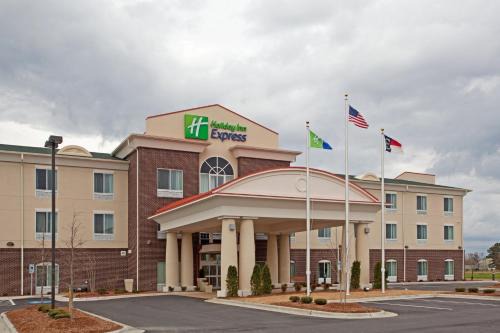 Pembroke Hotel | Holiday Inn Express Pembroke by IHG