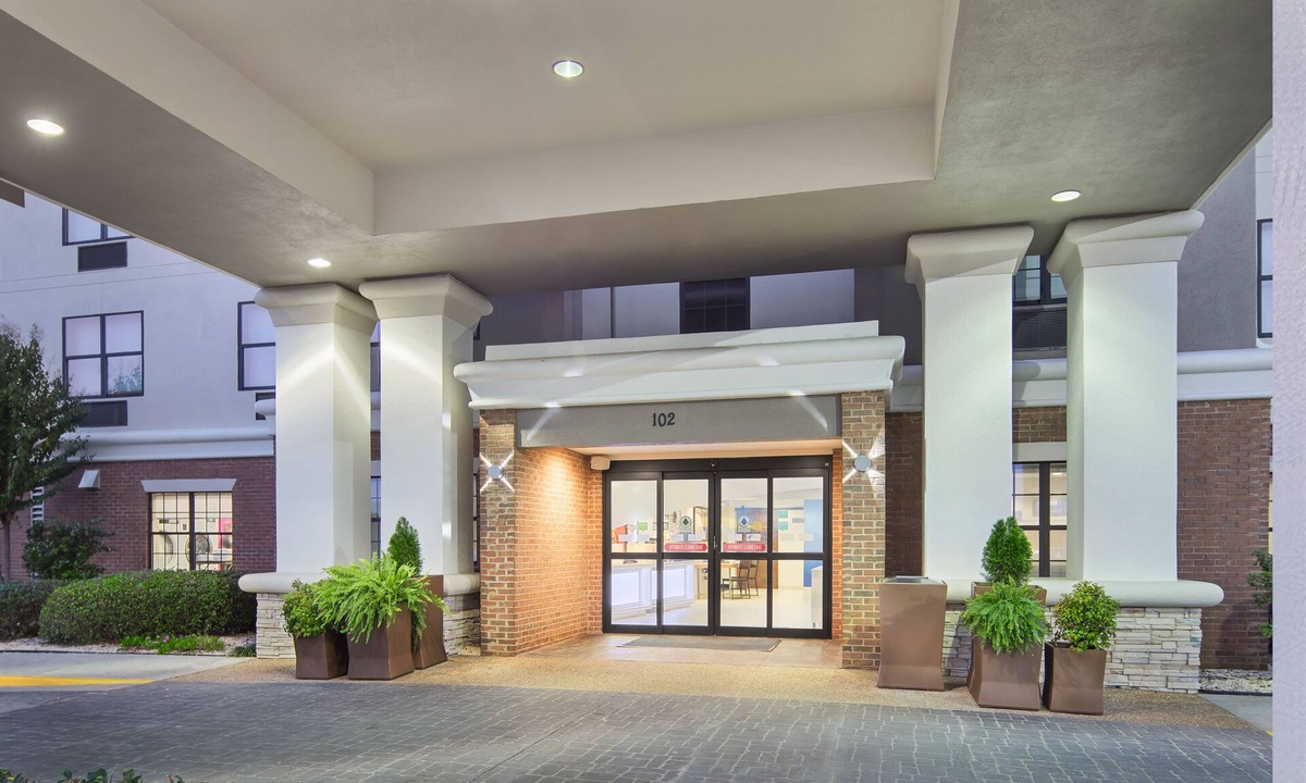Byron Hotel | Holiday Inn Express & Suites Byron by IHG
