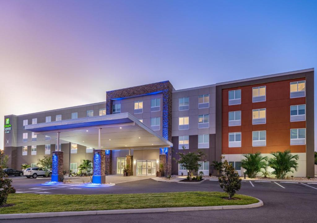 Holiday Inn Express Suites Ruskin Ihg Hotel | Ruskin