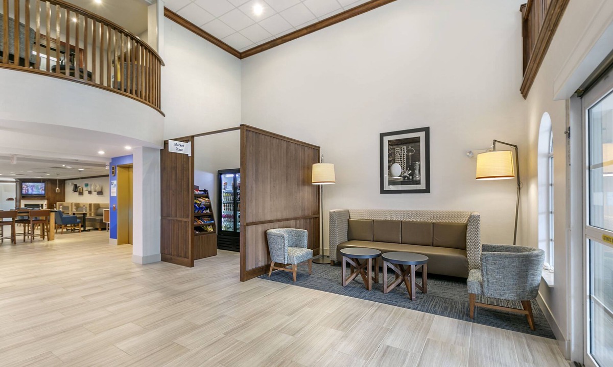 Mount Arlington Hotel | Holiday Inn Express Hotel & Stes Mt. Arlington Rockaway Area by IHG