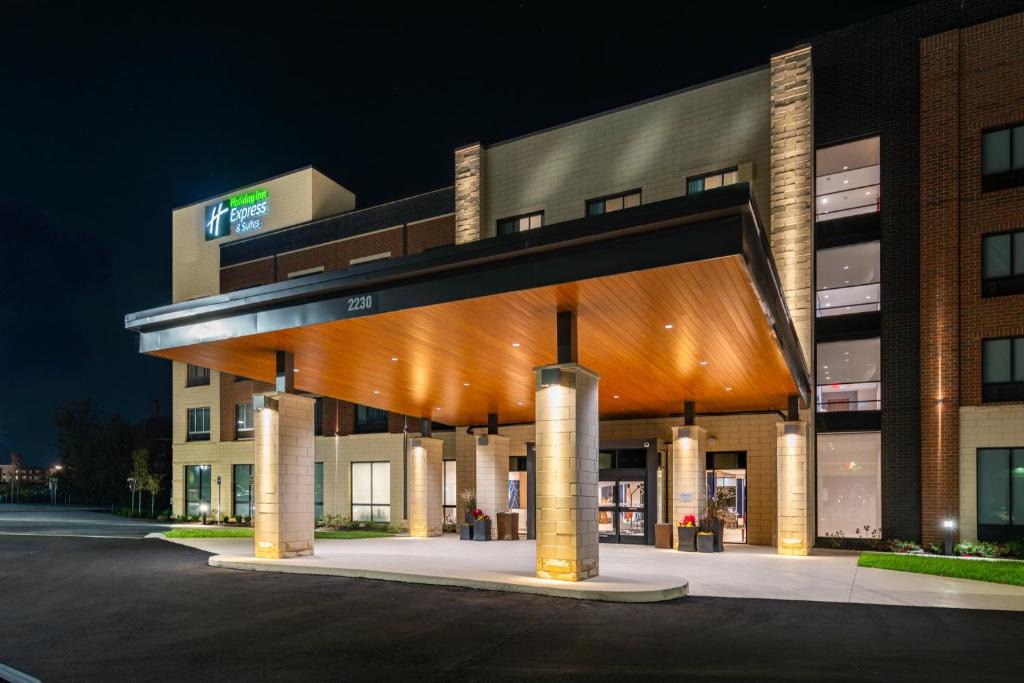 Murfreesboro Hotel | Holiday Inn Express & Suites Murfreesboro West by IHG