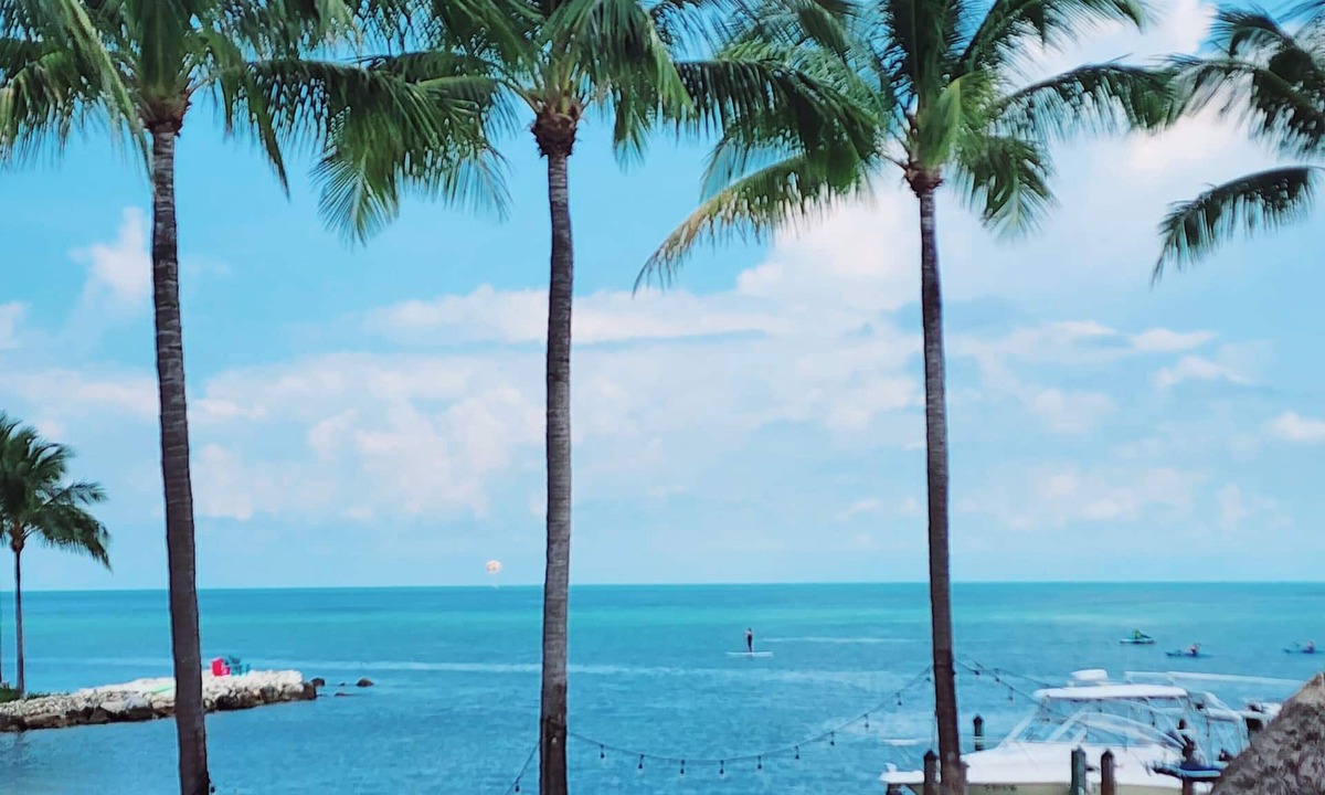Marathon House | 🌸Home #1: “ANCHORS ⚓ AWAY” (Off Water-approximately 300 ft from beach entrance)- 🌸