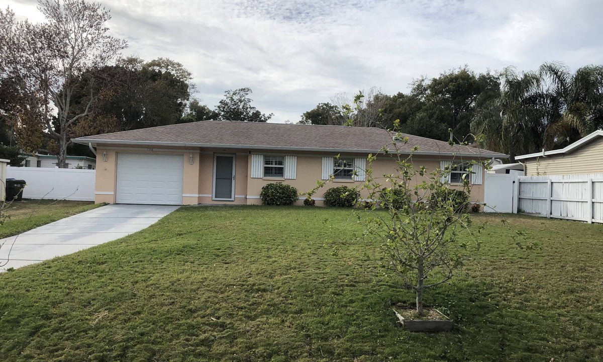 Largo House | Home Close to Indian Rocks Beach and Taylor Park
