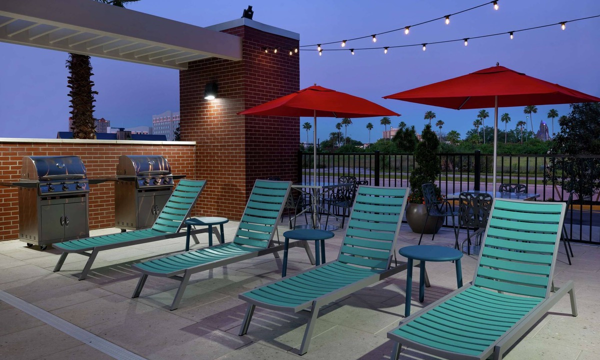 Florida Center Hotel | Home2 Suites by Hilton Orlando Near Universal