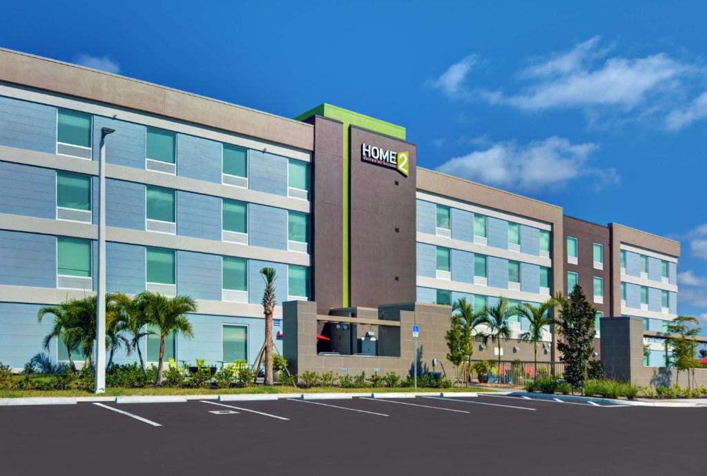 Fort Myers Hotel | Home2 Suites by Hilton Fort Myers Colonial Blvd