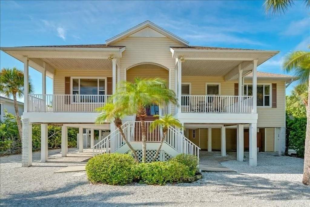 Golden Beach House | Homes-240 Wheeler Rd