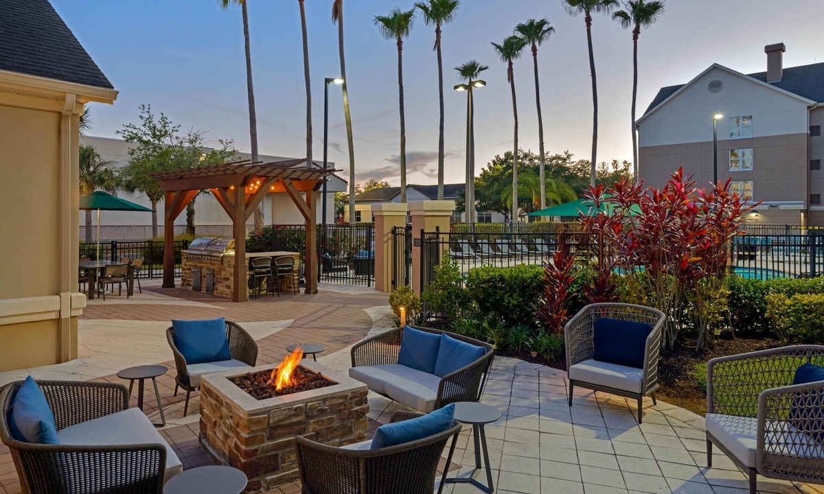 Orlando Hotel | Homewood Suites by Hilton® Orlando-UCF Area