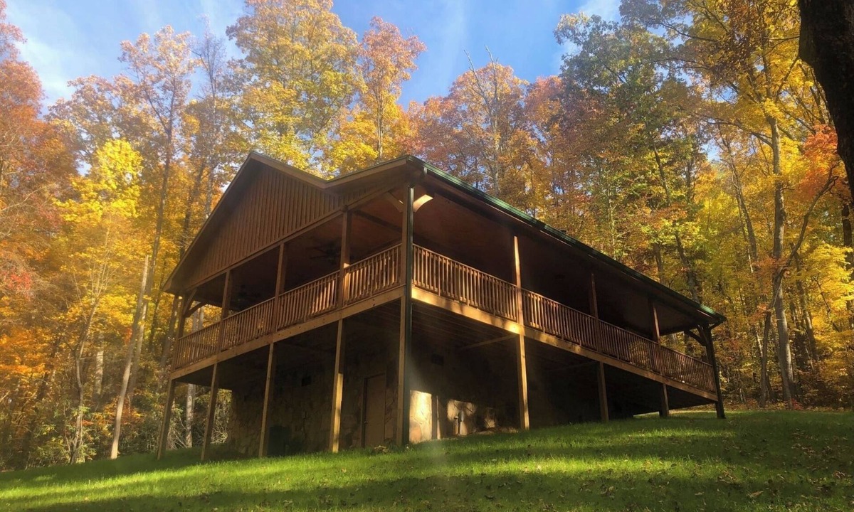 Cosby Cabin | Homey Cozy Dog Friendly Cabin Surrounded By Beautiful Mountain Trees w/Hot Tub+