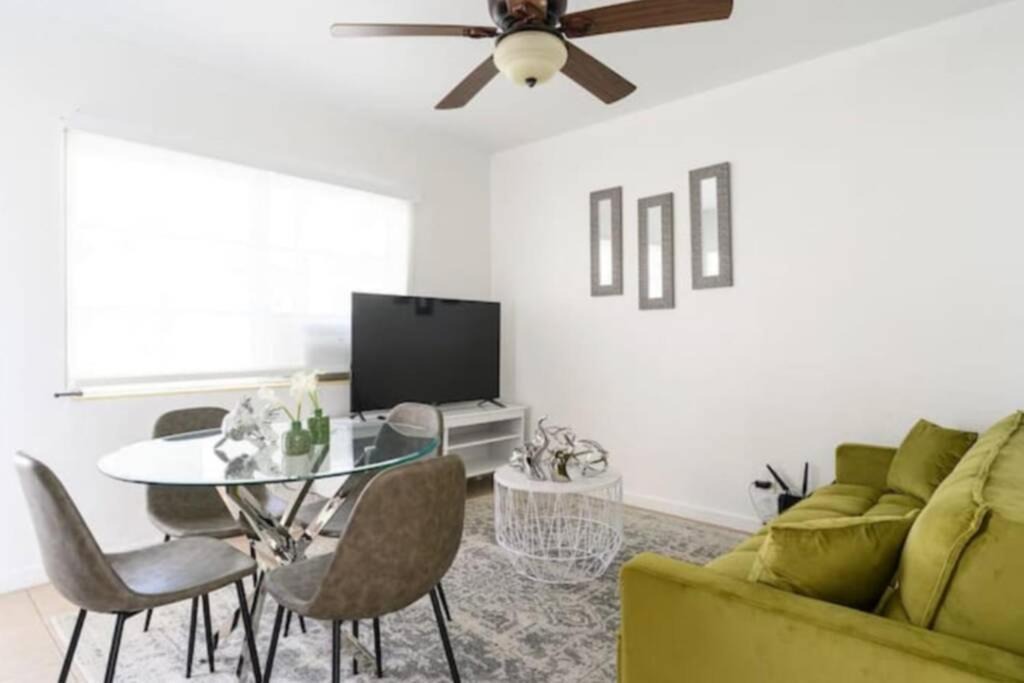 Downtown Hollywood Apartment | Homey Sunset Hollywood Home Apt5