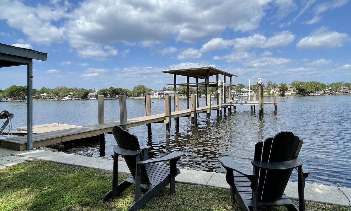 Homosassa House | Homosassa River Camp on the main Homosassa River