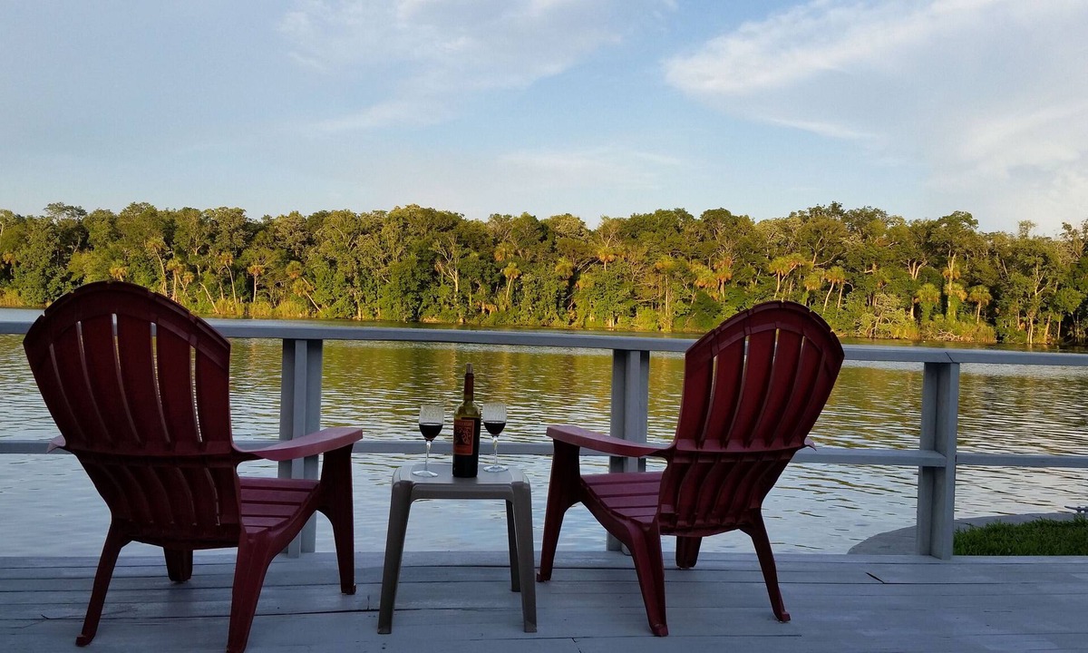 Homosassa House | Homosassa Riverfront Retreat - Deep Dock - Family Friendly! - Relax & Enjoy!