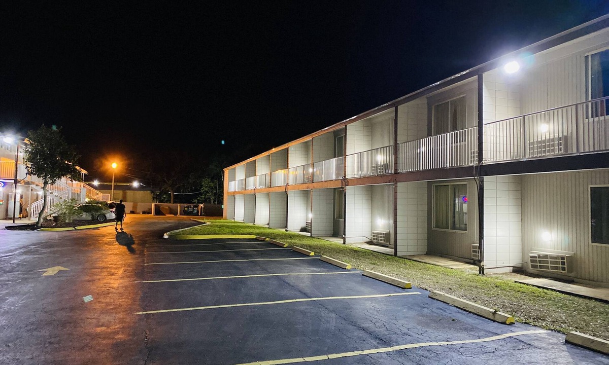 Higbees Daytona Hotel | Host Inn